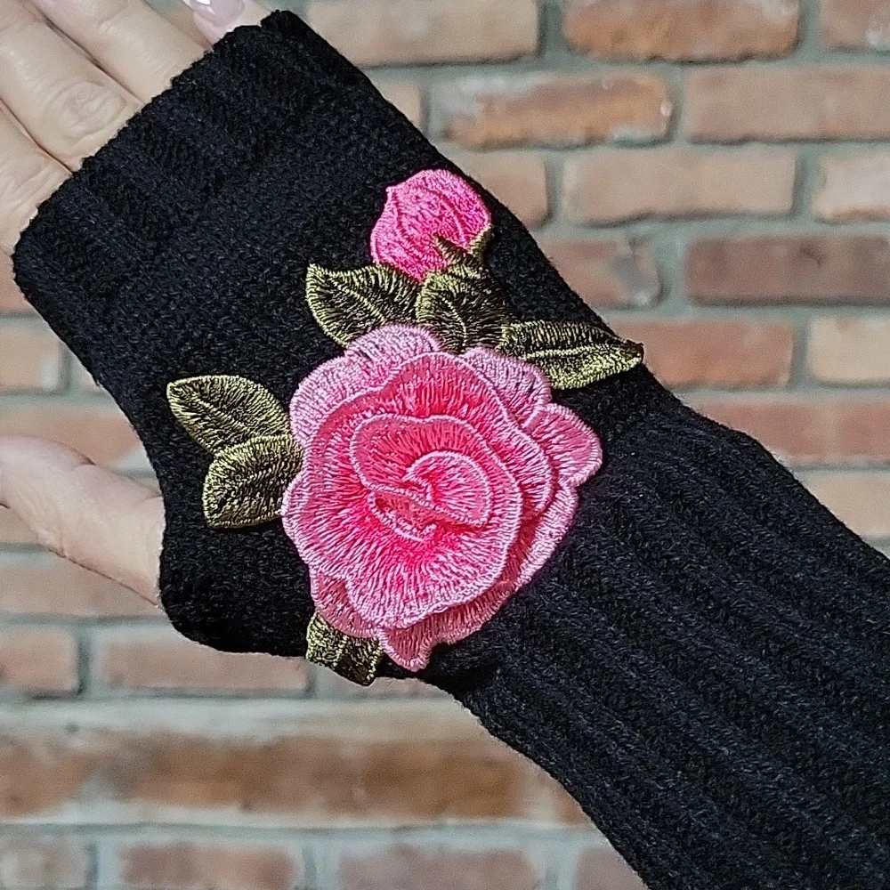🔥LAST PAIR🔥 EMBROIDERED ROSE APPLIQUE FINGERLESS GLOVES - Picture 5 of 6